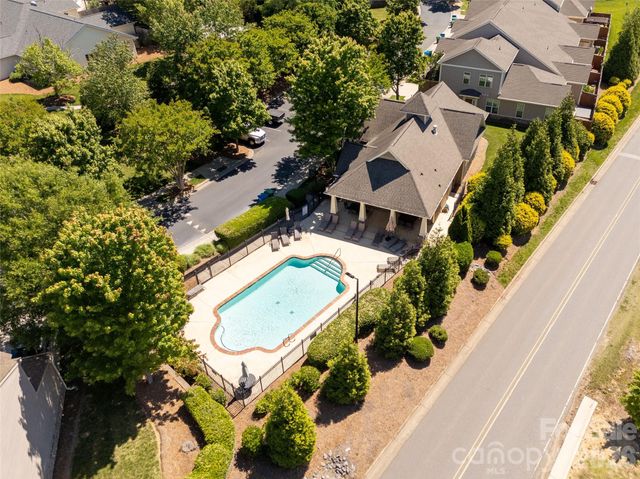 1108 Stuarts Landing Drive, Cramerton, NC 28032
