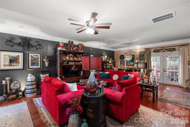 1108 Stuarts Landing Drive, Cramerton, NC 28032