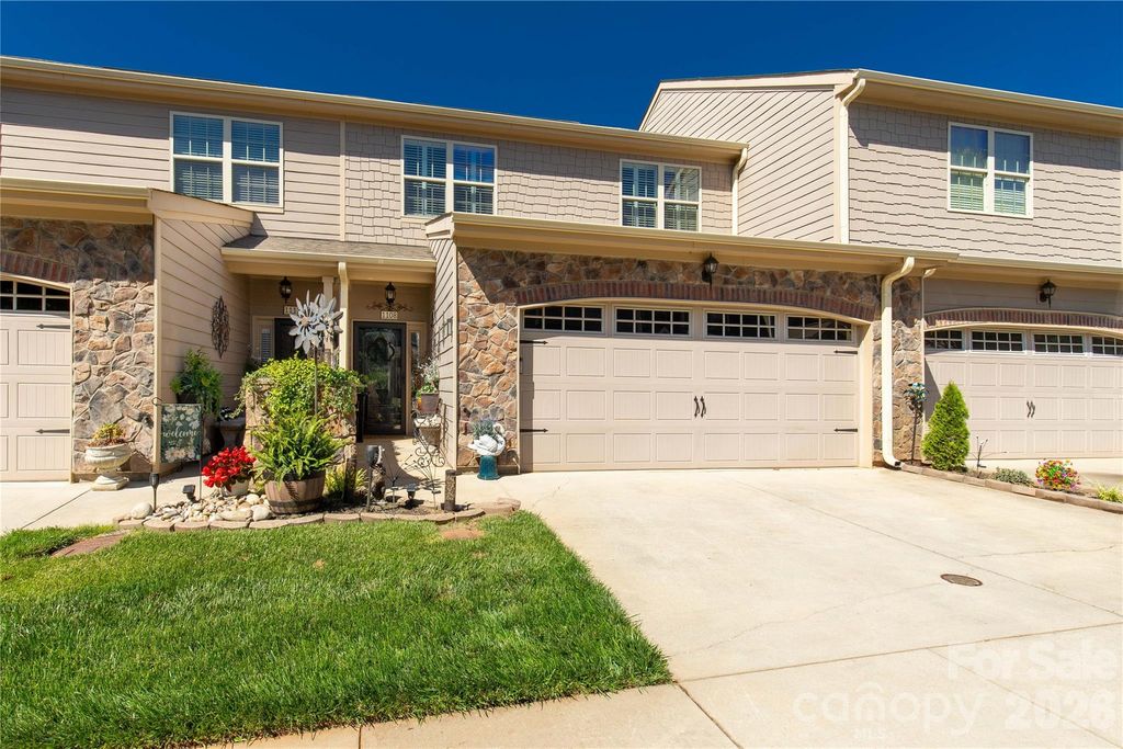 1108 Stuarts Landing Drive, Cramerton, NC 28032