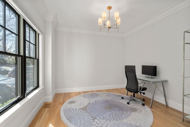 7 Massasoit Street, Wellesley, MA 02481