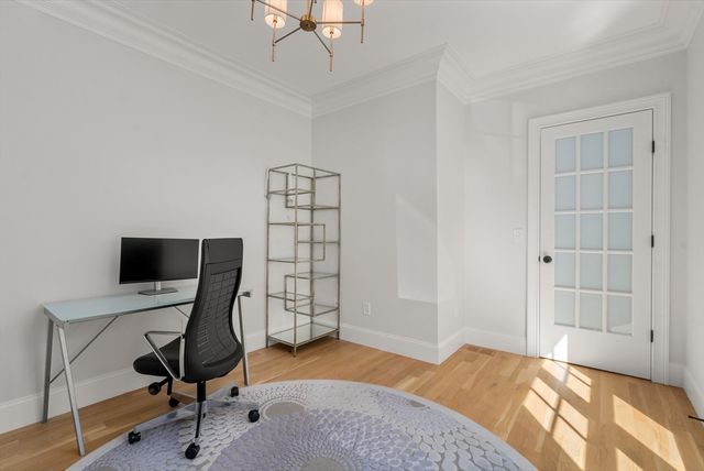 7 Massasoit Street, Wellesley, MA 02481