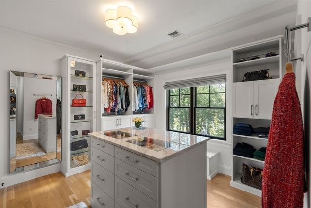7 Massasoit Street, Wellesley, MA 02481