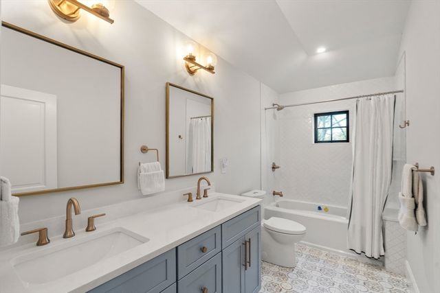 7 Massasoit Street, Wellesley, MA 02481