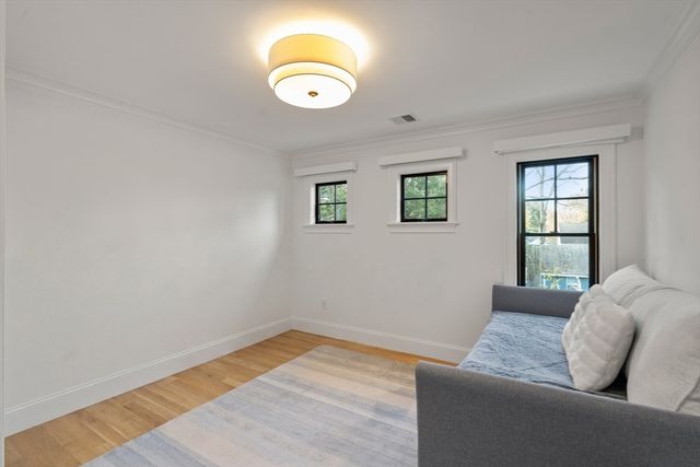 7 Massasoit Street, Wellesley, MA 02481