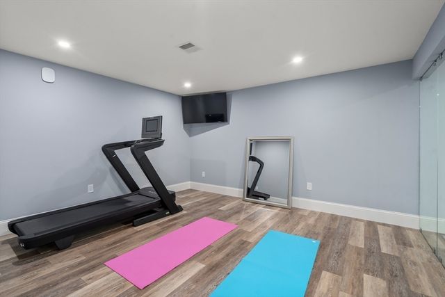 7 Massasoit Street, Wellesley, MA 02481