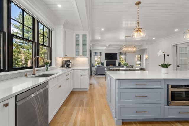 7 Massasoit Street, Wellesley, MA 02481