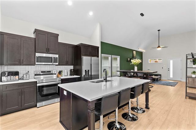 624 Robert NW Street, Atlanta, GA 30318