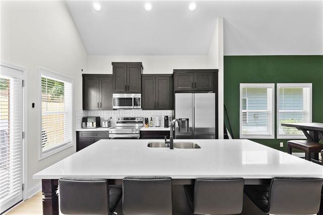 624 Robert NW Street, Atlanta, GA 30318