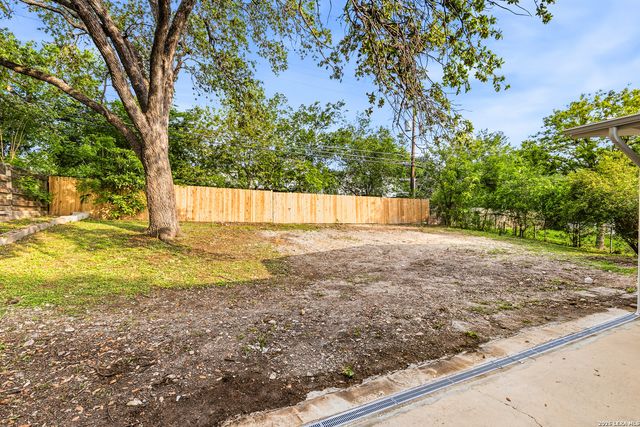 122 Green Meadow Blvd, San Antonio, TX 78213