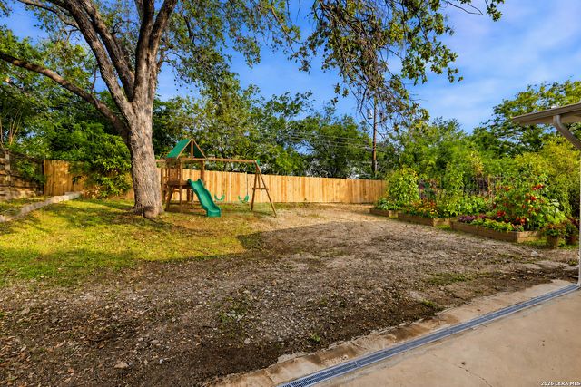 122 Green Meadow Blvd, San Antonio, TX 78213