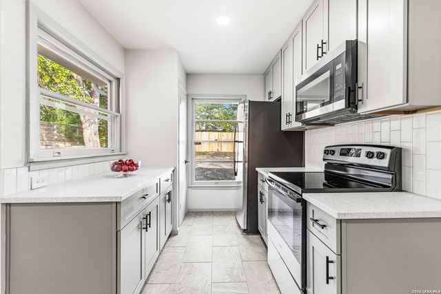 122 Green Meadow Blvd, San Antonio, TX 78213