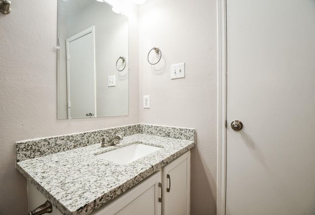 11659 Evesborough Drive, Houston, TX 77099