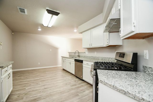 11659 Evesborough Drive, Houston, TX 77099