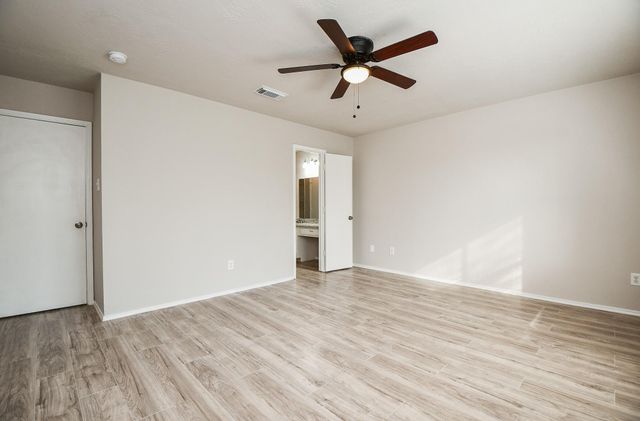 11659 Evesborough Drive, Houston, TX 77099