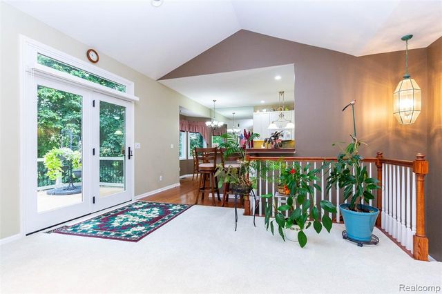 178 Lakeshore Vista, Howell, MI 48843