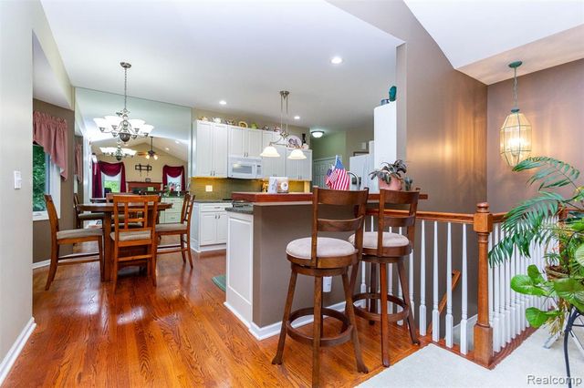 178 Lakeshore Vista, Howell, MI 48843