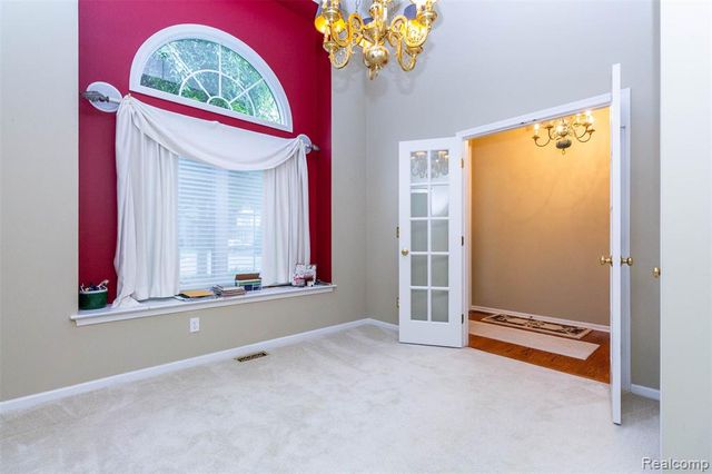 178 Lakeshore Vista, Howell, MI 48843