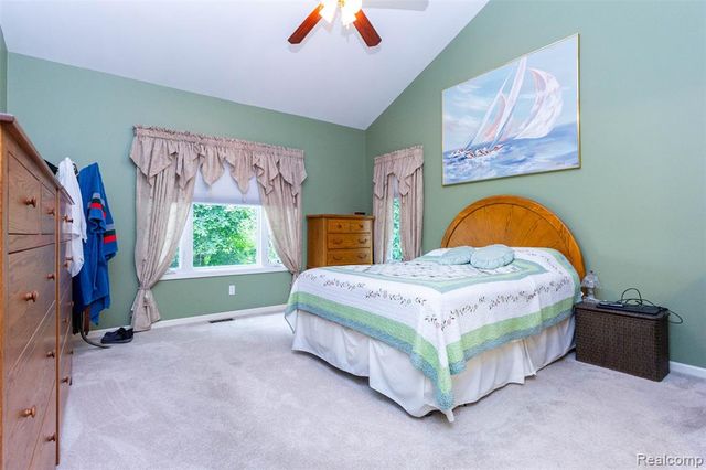 178 Lakeshore Vista, Howell, MI 48843