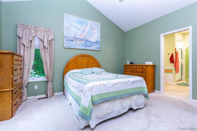 178 Lakeshore Vista, Howell, MI 48843