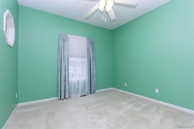 178 Lakeshore Vista, Howell, MI 48843