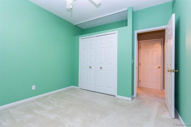 178 Lakeshore Vista, Howell, MI 48843