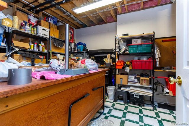 178 Lakeshore Vista, Howell, MI 48843