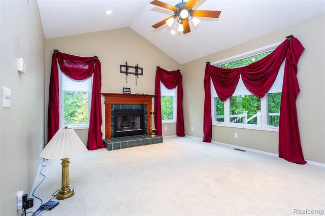 178 Lakeshore Vista, Howell, MI 48843