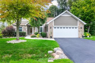 178 Lakeshore Vista, Howell, MI 48843