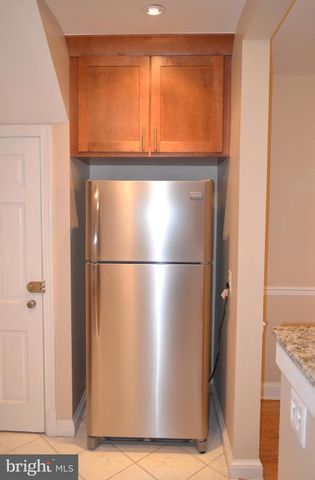 206 S COURTHOUSE RD, Arlington, VA 22204