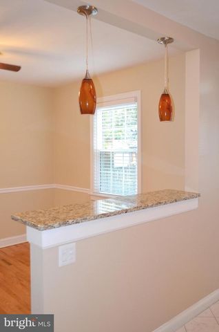 206 S COURTHOUSE RD, Arlington, VA 22204