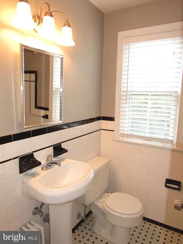 206 S COURTHOUSE RD, Arlington, VA 22204