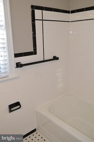 206 S COURTHOUSE RD, Arlington, VA 22204