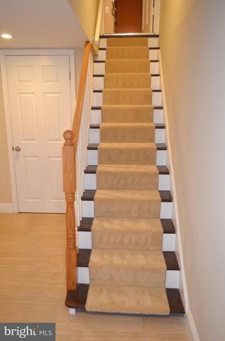 206 S COURTHOUSE RD, Arlington, VA 22204