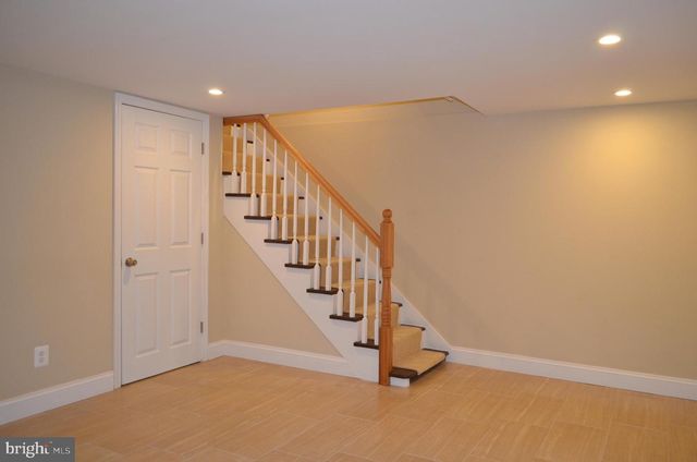 206 S COURTHOUSE RD, Arlington, VA 22204