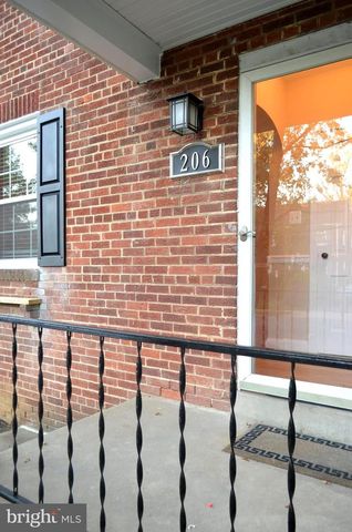 206 S COURTHOUSE RD, Arlington, VA 22204