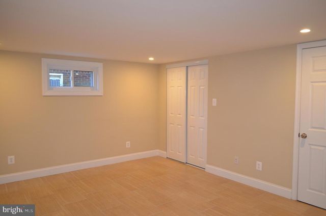 206 S COURTHOUSE RD, Arlington, VA 22204