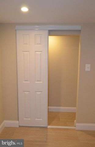 206 S COURTHOUSE RD, Arlington, VA 22204