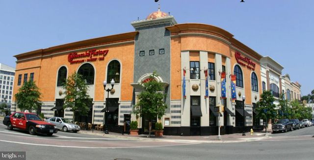 206 S COURTHOUSE RD, Arlington, VA 22204