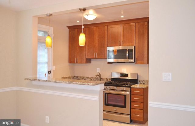 206 S COURTHOUSE RD, Arlington, VA 22204