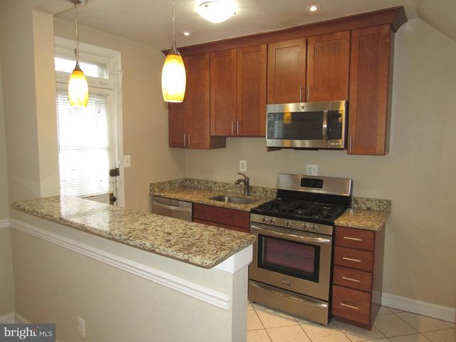 206 S COURTHOUSE RD, Arlington, VA 22204