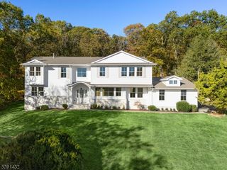 270 Ross Dr, Boonton Town, NJ 07005