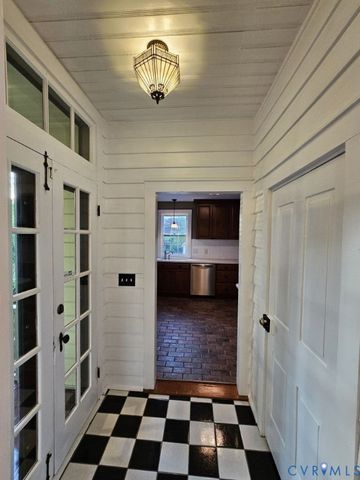 533 High St, Petersburg, VA 23803