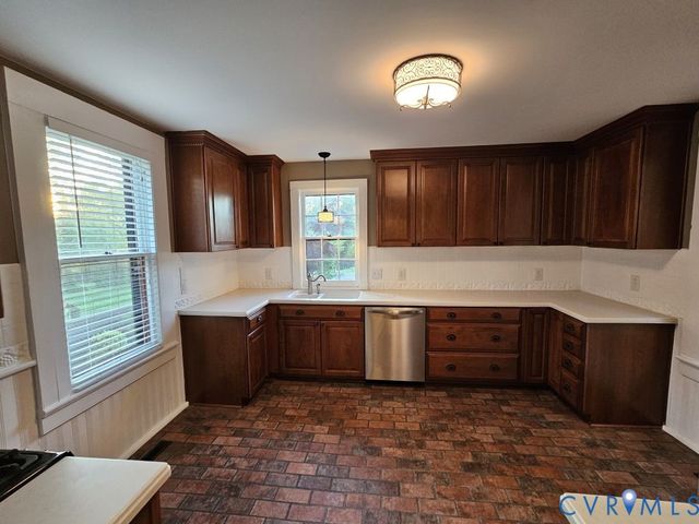 533 High St, Petersburg, VA 23803