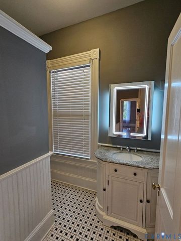 533 High St, Petersburg, VA 23803