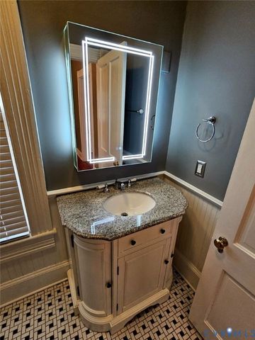 533 High St, Petersburg, VA 23803