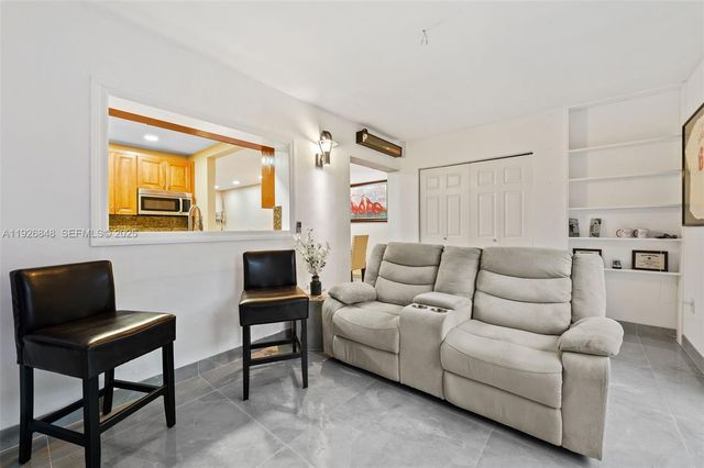 6707 NW 71st St, Tamarac, FL 33321