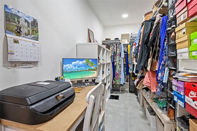 6707 NW 71st St, Tamarac, FL 33321