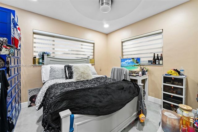 6707 NW 71st St, Tamarac, FL 33321