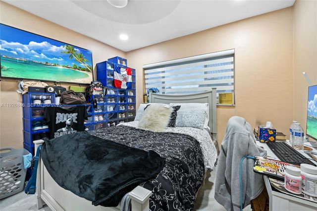 6707 NW 71st St, Tamarac, FL 33321