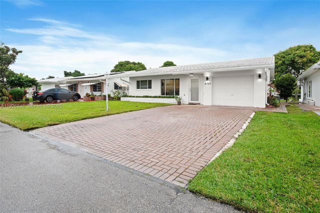 6707 NW 71st St, Tamarac, FL 33321